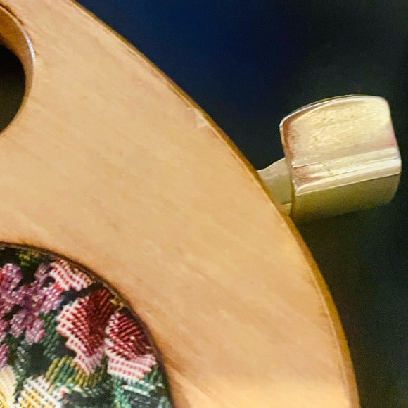 Vintage Floral Tapestry and Wooden Handle Handbag - Picture 4 of 15